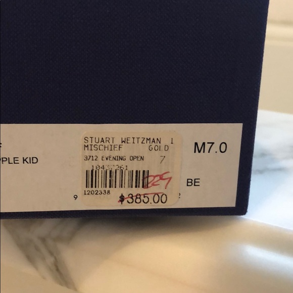 Stuart Weitzman gold platform heels. Size 7 - Picture 6 of 7